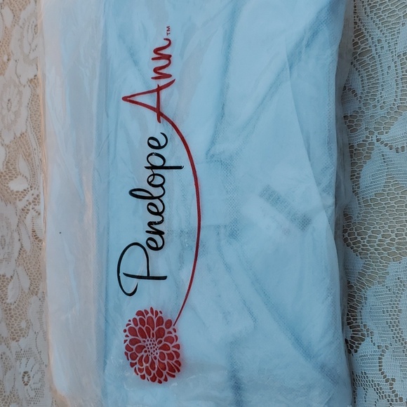 Wristlet NEW Silver has bow in front Penelope Ann formerly Home Interiors - Picture 5 of 5